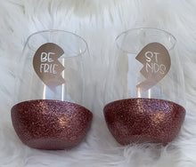 Load image into Gallery viewer, Best Friends Wine Glass Set